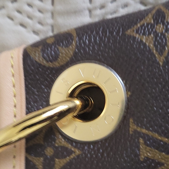 Authentic Louis Vuitton - Picture 4 of 10